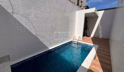 Casa Sobreposta Baixa nova de 180m², com 3 quartos e área com Churrasqueira e Piscina em Santos