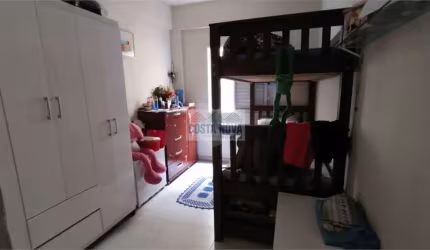 Casa de condomínio, 2 quartos, 1 banheiro, sala, cozinha e área de serviço