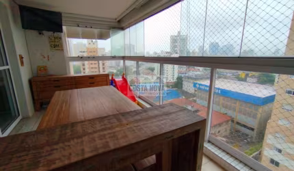 Apartamento com 111m², 3 quartos sendo 1 suíte, 2 vagas, varanda e churrasqueira na Ponta da Praia