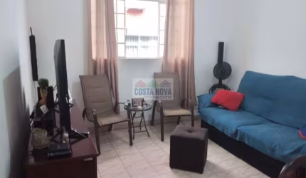 Apartamento com 2 quartos, 2 banheiros, 1 vaga. Próximo a praia