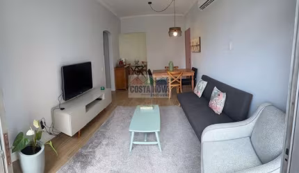 Apartamento com 57m², 1 suíte, sala, cozinha, 1 vaga. A uma quadra da praia