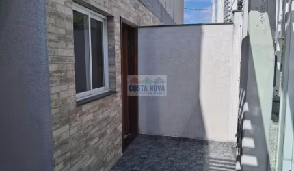 Casa individual tipo sobrado para venda, 3 quartos sendo 1 suíte, 1 vaga. Bairro Aviação