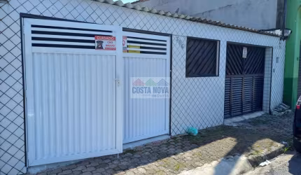 Casa com loja comercial de dois dormitórios a venda em Excelente Localização!