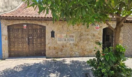 CASA COM PISCINA NA VILA MIRIM EM PRAIA GRANDE
