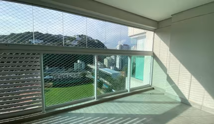 Apartamento em andar alto, próximo a Praia, 66 m², 2 dormitórios, lazer completo, José Menino