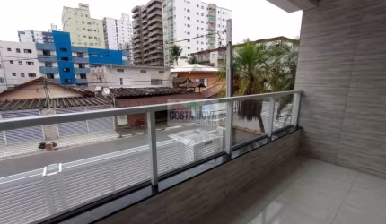 Casa de condomínio sobreposta alta 2 quartos e varanda na Tupi
