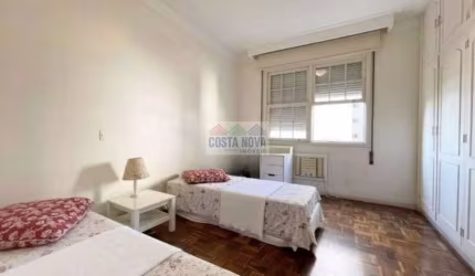 Apartamento com 4 quartos, sendo 1 suíte, 3 banheiros, 1 vaga, 1 apartamento por andar