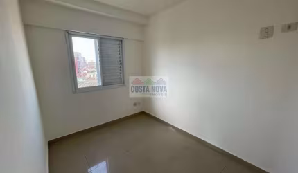 Apartamento com 2 quartos sendo 1 suíte, 2 banheiros, 1 vaga, bairro Vila Mathias