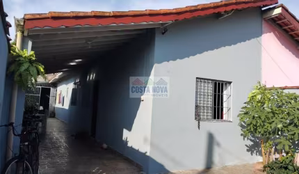 Casa com 180 m², 3 quartos sendo 1 suíte, 2 banheiro, 5 vagas, Monguaguá