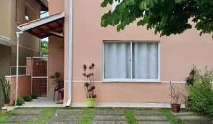 Casa em Condomínio à Venda em Cotia-SP, Bairro Jardim Petrópolis - 3 Quartos, 1 Suíte, 2 Salas, 2 Vagas de Garagem - 82m²