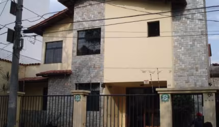 Casa com 3 quartos para alugar na Brasília, --, Carlos Prates, Belo Horizonte por R$ 3.500