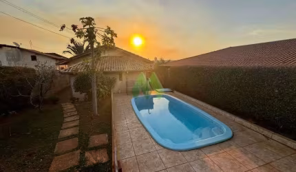Casa 3 Dormitórios à Venda - Vila Maria - Botucatu/SP