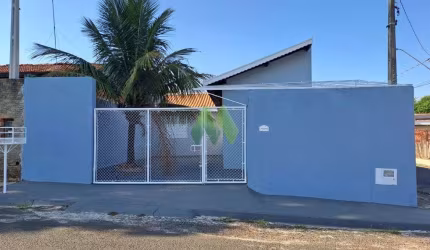 Casa 2 Dormitórios com Barracão à Venda - Jardim América (Rubião Junior) - Botucatu/SP