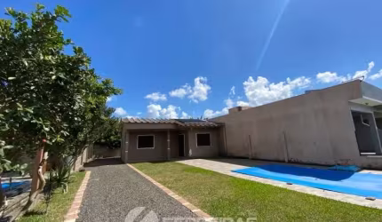 Casa com Piscina em Nova Tramandaí para locação anual.