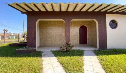 Casa com 4 Dormitorios para Locação Anual em Avenida Principal de Tramandaí – Excelente Oportunidade Comercial
