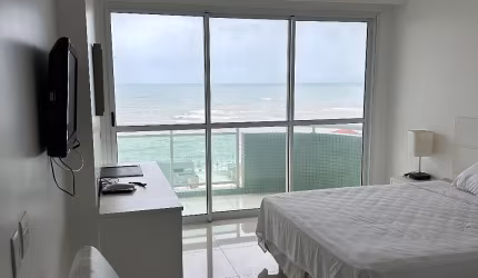 Alugo lindo Flat com vista para Praia dos Cavaleiros.