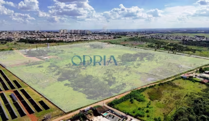 Terreno / Área plana com potencial construtivo - Beira de Asfalto em Ceilândia - DF
