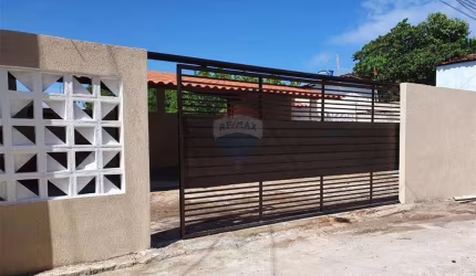 Casa com 4 dormitórios à venda, 160 m²