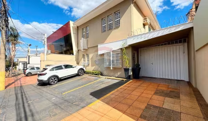 Casa Comercial com 231,85 m², 10 quartos na Vila Seixas à venda