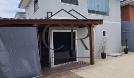 Excelente casa com 3/4 em Buraquinho!