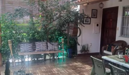 Excelente casa em Buraquinho, com 3/4 em condomínio fechado!