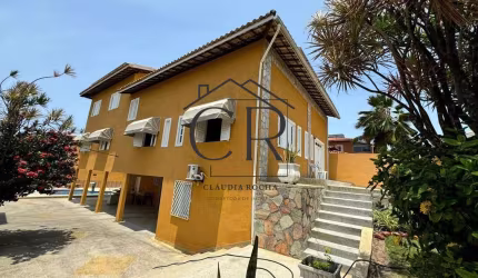Casa imponente, extremamente conservada! Próxima a praia!