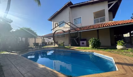 Fantástica oportunidade em Vilas do Atlântico, alameda fechada!