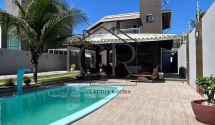 Maravilhosa casa com 3 suítes em Vilas do Atlântico! Condomínio fechado!