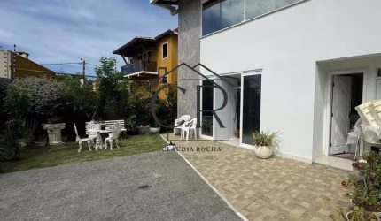 Fantástica casa em Vilas do Atlântico! A 100m da praia mais linda do litoral!