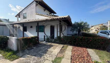 Linda casa em condomínio com super infraestrutura de lazer!!