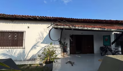 Excelente casa térrea em Vilas do Atlântico, portaria 24h!