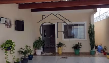 Excelente casa solta em Pitangueiras!