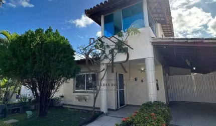 Excelente casa duplex em condomínio fechado!!