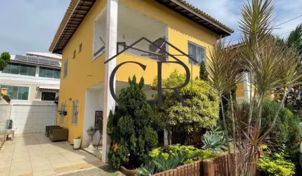 Casa duplex em condomínio fechado | Pitangueiras