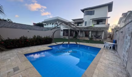 Fantástica casa em alameda fechada com mega área verde!