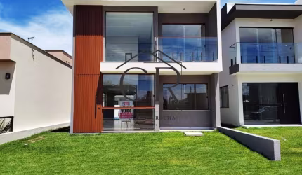 Casa duplex em condomínio próximo a Busca Vida!