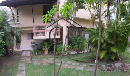 Excelente casa no Miragem com uma mega área externa!
