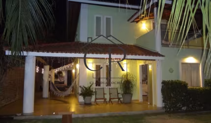 Maravilhosa casa com 3 suítes em condomínio fechado!!