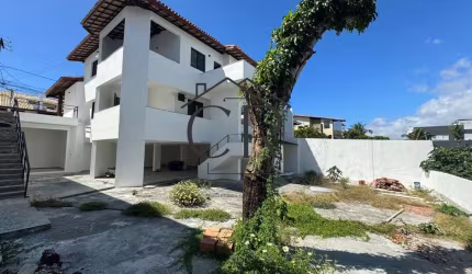 Oportunidade ímpar, casa em alameda fechada com mega remanescente em Vilas do Atlântico!