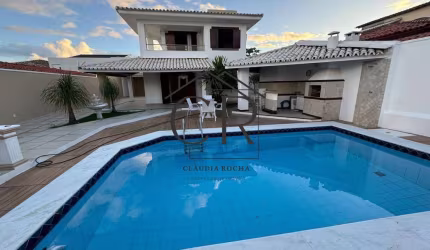 Super imponente, arquitetura moderna, no coração de Vilas do Atlântico!