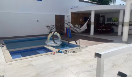 Um espetáculo de casa em condomínio com portaria 24h!