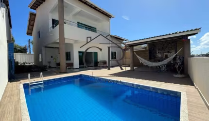 Casa maravilhosa em condomínio fechado!