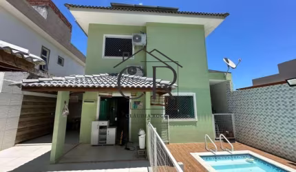 Ótima casa com piscina privativa em condomínio fechado!