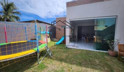 Maravilhosa casa térrea próxima a praia em condomínio com portaria 24h!!