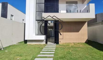 Maravilhosa casa com 3 suítes em condomínio com total infraestrutura!