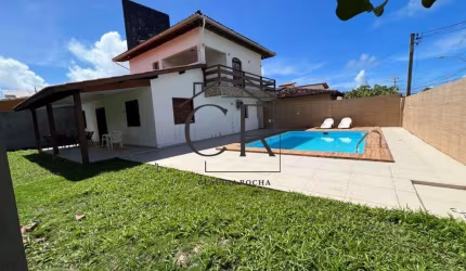 Maravilhosa casa em alameda fechada no coração de Vilas do Atlântico!!