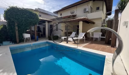 Casa em condomínio fechado com 4 quartos à venda na Avenida Luiz Tarquínio Pontes, Centro, Lauro de Freitas por R$ 1.300.000