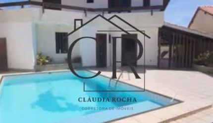 Linda casa em alameda fechada, com segurança 24h, no coração de Vilas do Atlântico!