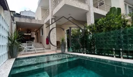 Lindíssima casa em condomínio fechado | Vilas do Atlântico!