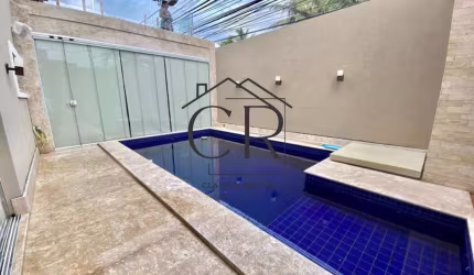 Magnífica casa em condomínio fechado, ao lado de Vilas do Atlântico!